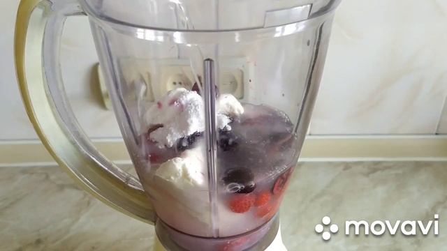 ЛЕТНИЙ КОКТЕЛЬ ИЗ ЯГОД И МОРОЖЕНОГО #летнийкоктель смотреть онлайн