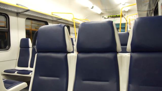 Машинист электрички - Идите пешком по шпалам смотреть онлайн