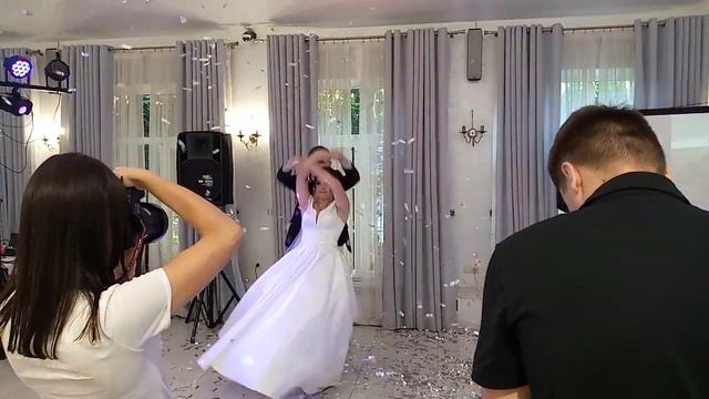 свадебный танец Миши и Тони смотреть онлайн