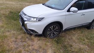 Mitsubishi outlander покорени горы с диагональным вывешиванием