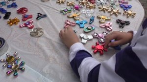 Спиннеры. Очень много разных спиннеров