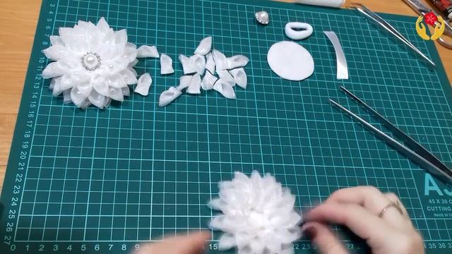 Резинки для волос с цветами из органзы к 1 сентября, DIY, мастер-класс смотреть онлайн