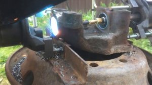 Восстанвление отверстий  игольчатого подшипника шкворня поворотного кулака