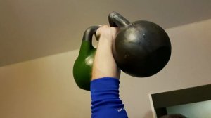Силовой тренинг. (Две гири в одной руке-варианты удержания)
