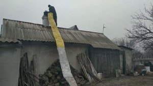 Чистим сажу через дымоход с добавлением трубы...
