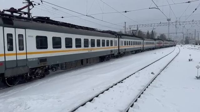Электропоезд эп2д-0031 с сообщение Калуга-1—Москва Киевская номер 6109 на ст. Калуга-1 смотреть онлайн