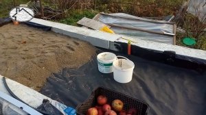 Геотекстиль и обратная засыпка фундамента бани, подготовка к изготовлению бетонной стяжки.