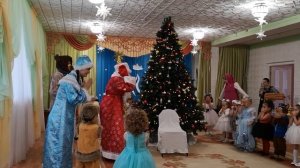 Новогодний утренник в детском саду! РОССОШЬ ЁЛКА в садике