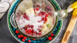 Смузи с клюквой и бананом