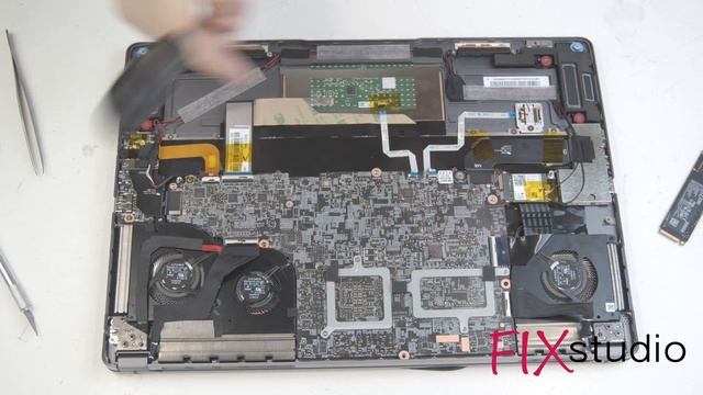 MSI Creator Z16 - disassembla & upgrade [4k] смотреть онлайн