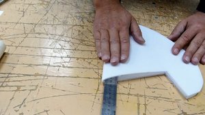 ч. 3 Как сделать радиоуправляемый самолёт из потолочки без чертежа. Киль, хвостовое оперение.