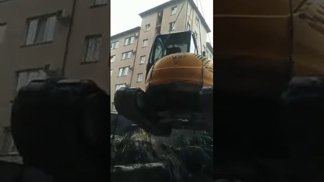 JCB 8055 опускання міні-екскаватора в котлован смотреть онлайн