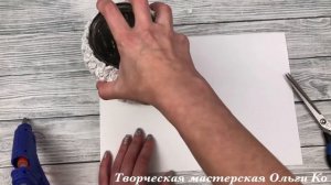 Оригинальная ваза из бумажных полотенец и стеклянной банки