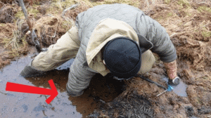 ОГО, ПОДНЯТЬ КЛАД с ЛЕСНОГО БОЛОТА не ОЖИДАЛ! Вот Это Коп! В Поисках Клада от Влада!