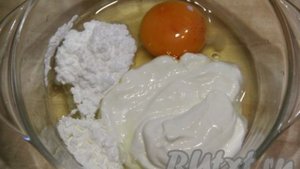 Яблочный пирог в сметанной заливке