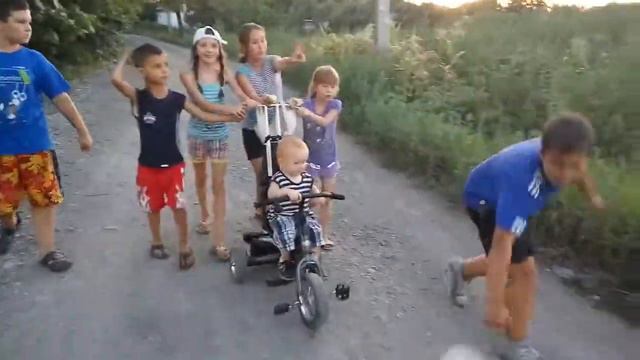 Дети, большое внимание к ребенку