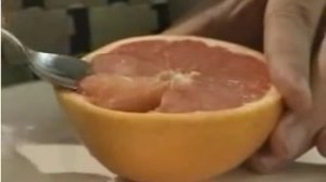Этикет за столом. Грейпфрут