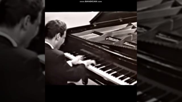 Robert Shumann- Toccata in C Major, Op.7 [György Cziffra]