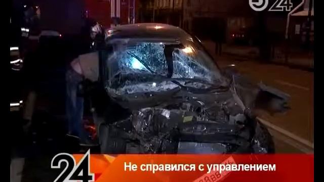 На ул. Бутлерова "Лада" врезалась в дерево смотреть онлайн