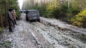 На Мерседес геленваген по Бездорожью.