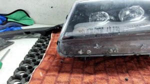 KIA SORENTO (3G) потеют фары из-за конструкторского просчёта, или все же заложенный ресурс