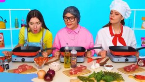 Кулинарный Челлендж: Я против Бабушки | Кухонные гаджеты и Лайфхаки для родителей от RaPaPa