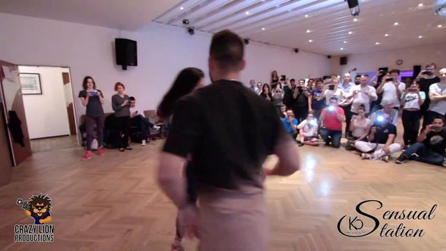 Sergio & Ana [ Quédate Un Minuto Mas ] Bachata Fusion demo @ Sensual Station Hamburg смотреть онлайн