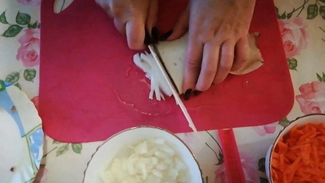 Салат с кальмарами и овощами без майонеза. Для любителей морепродуктов. смотреть онлайн