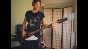 Nine Inch Nails-"The collector" live version (bass cover)