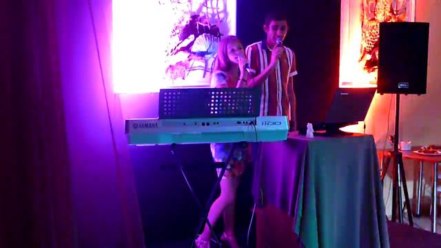 Ты очень красива в этом платье смотреть онлайн