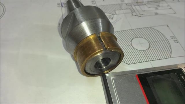 Как фиксировать деталь зажимая её за резьбу смотреть онлайн