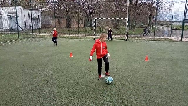 Игра - "С разворота технический елемент и удар по воротам". смотреть онлайн