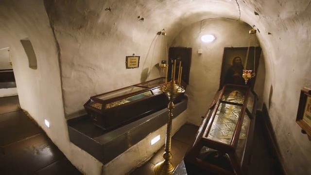 +Канон молебный с акафистом Преподобным отцам Киево -Печерским.