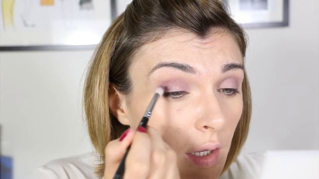 Purple Plum Eyes with Laura Mercier || The Very French Girl смотреть онлайн