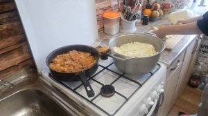 Капуста тушеная с фаршем, вкусно, просто и сытно!