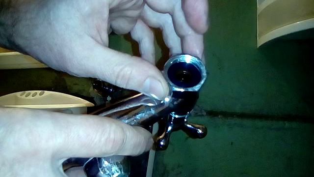 Как установить смеситель на старые российские эксцентрики. смотреть онлайн