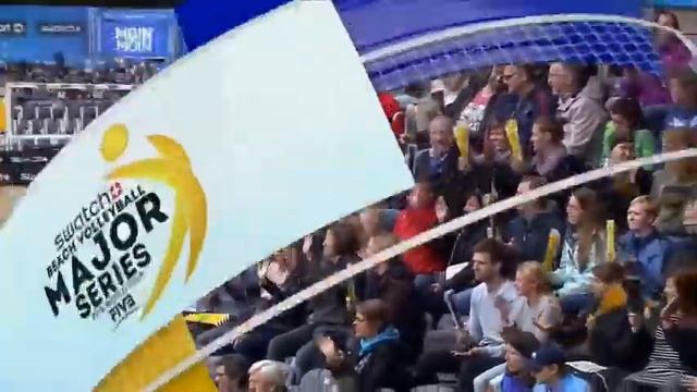 Пляжный волейбол. Подбой открытой ладонью снизу.