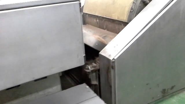 Вычесывание мытой 100% верблюжьей шерсти в Монголии смотреть онлайн