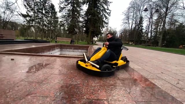 Drifting on the park Lamborghini Gokart Pro смотреть онлайн