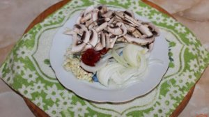 Спаржевая фасоль с грибами в остром томатном соусе
