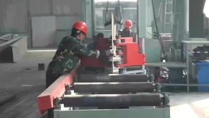 Работа машины для сборки двутавровой балки