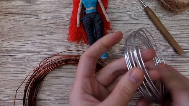 Вязаная кукла крючком Тесс со спортивной фигурой смотреть онлайн