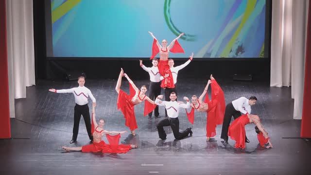 Дэнсинг дэнсинг. Художник kitty meijering. В ритмах танца фон. Хореографическое искусство. Джаз модерн омск.