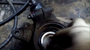начало разбора ступицы переднего колеса subaru