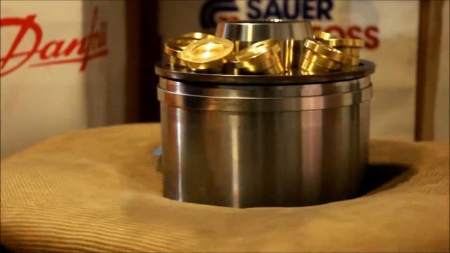 Качающий узел 519279,1109786 Наличие! в сборе, Блок цилиндров 90PV250 SD Danfoss Power Solutions смотреть онлайн