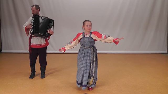 Рассыпала Маланья бобы