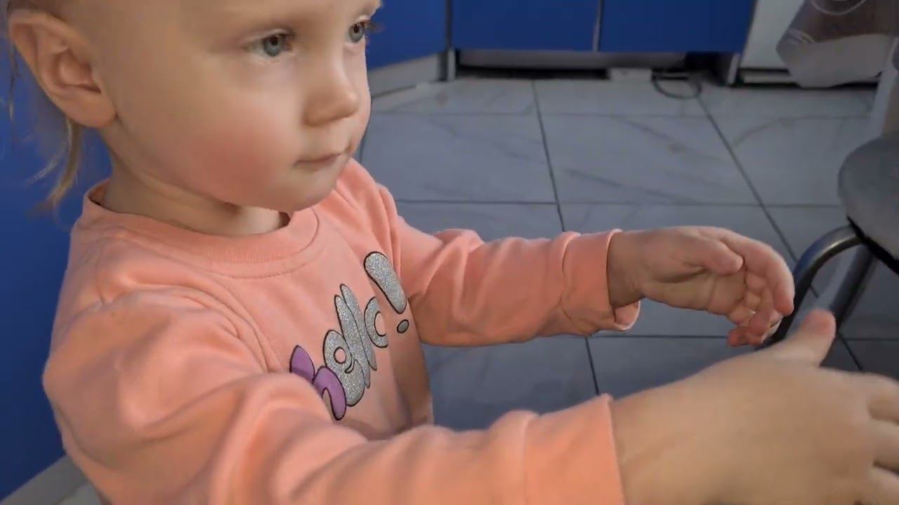 Маленькая помощница смотреть онлайн