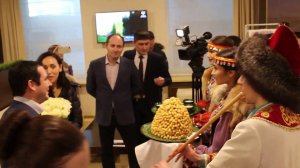 Алсу в аэропорту. МГ (Молодежная газета), 26.01.2019