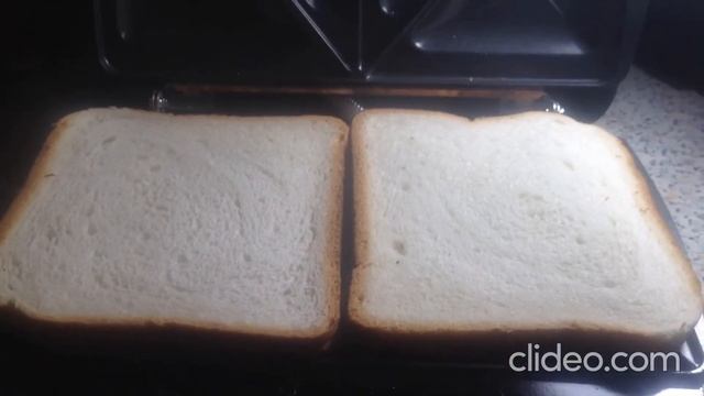 Cендвичи в мультипекаре REDMOND RMB 616/3