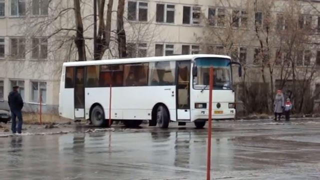 День автомобилиста 2013. Соревнование автобусов ч.2 смотреть онлайн